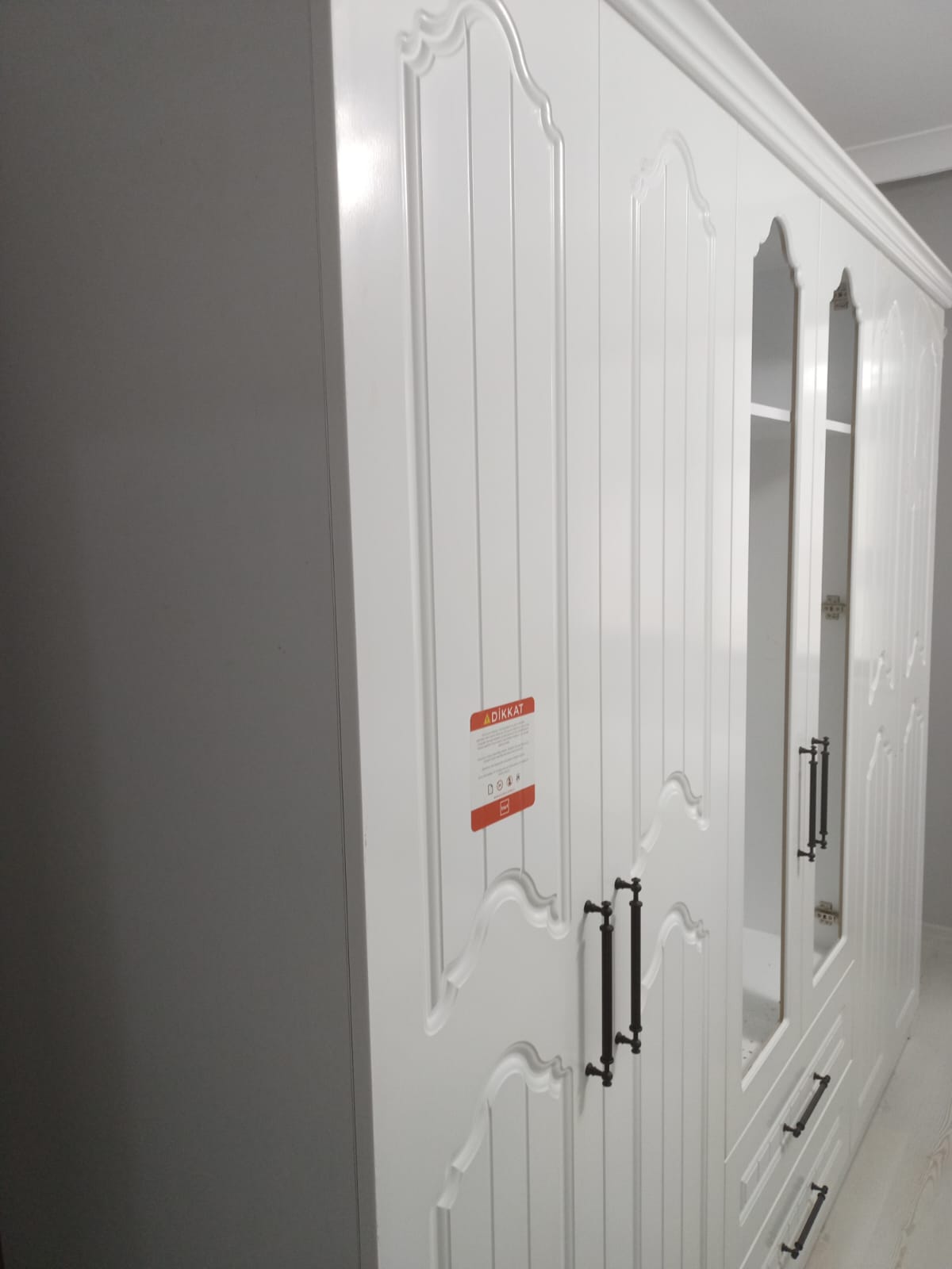 Modern Aynalı Dolap Tasarımı